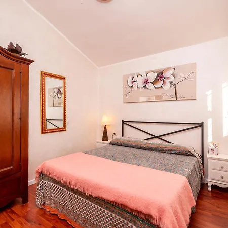 Casa Lisa, A Due Passi Dal *